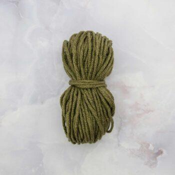 Groen garen voor viltbloemen